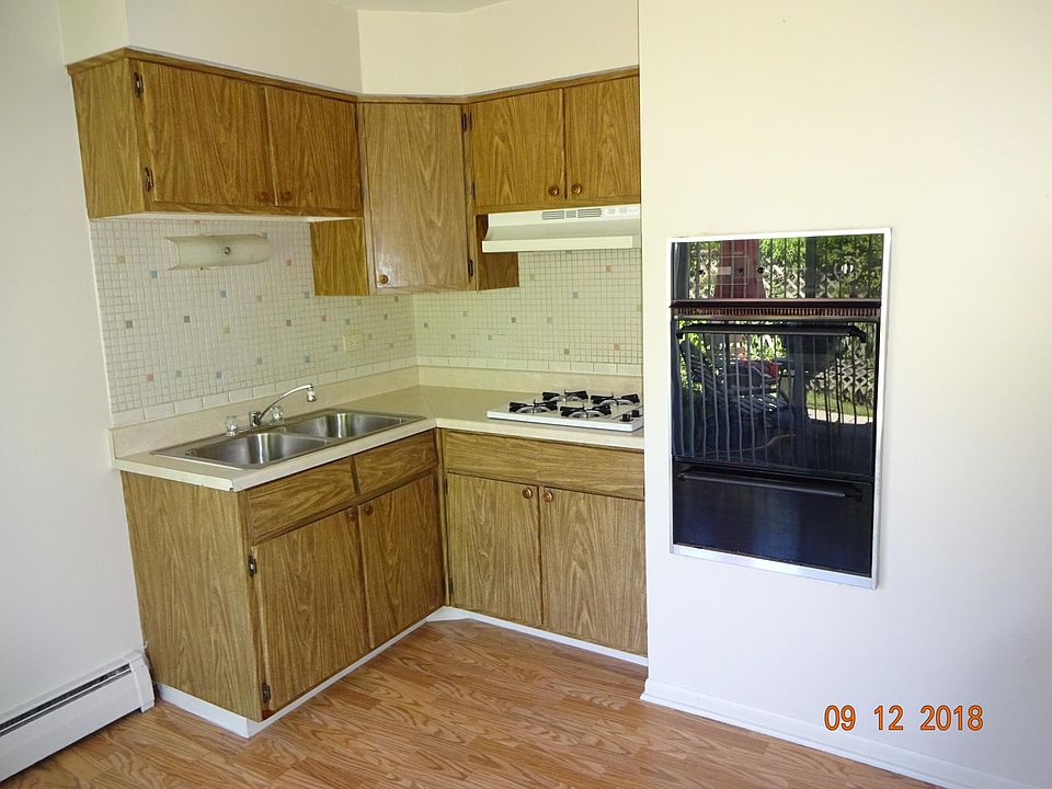 1st image of 300 W Quincy St