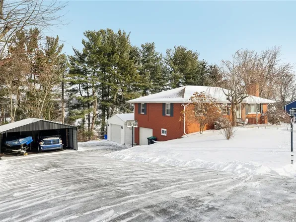 207 Floral Hill Dr, Washington, PA 15301