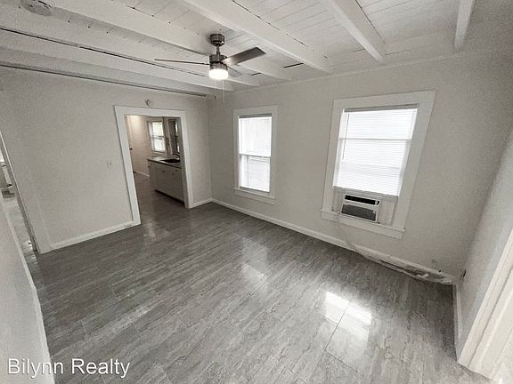 5th image of 826 14th St S #1