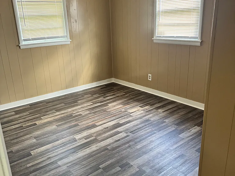 3220 S Cherokee Dr — Photo 4