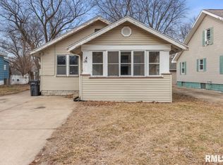 1203 S 3rd St, Pekin, IL 61554