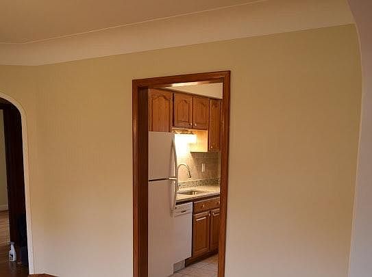 3rd image of 15178 Euclid Ave #Entry
