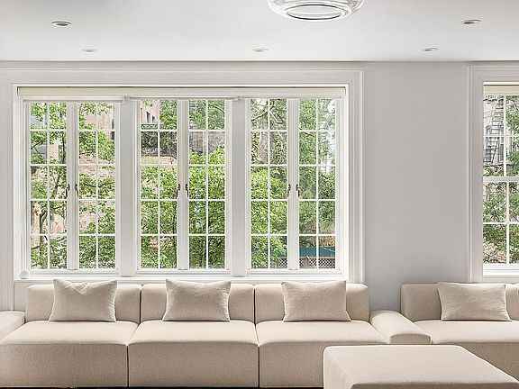 2nd image of 395 Bleecker St