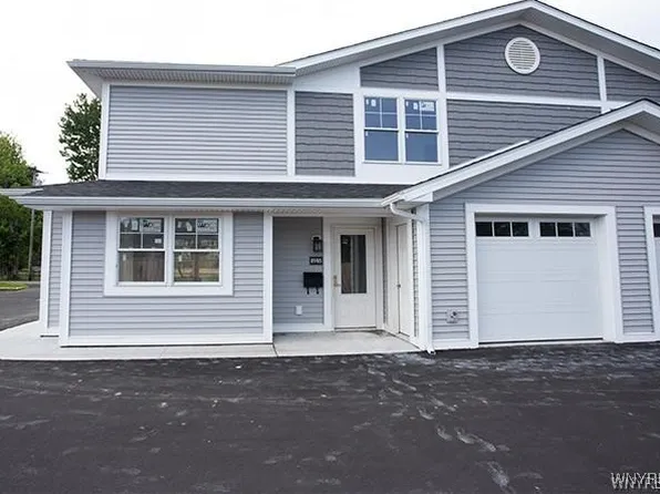 8985 Iroquois St, Evans, NY 14006