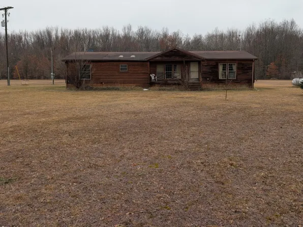 6046 N Douglas Rd, Riverdale, MI 48877
