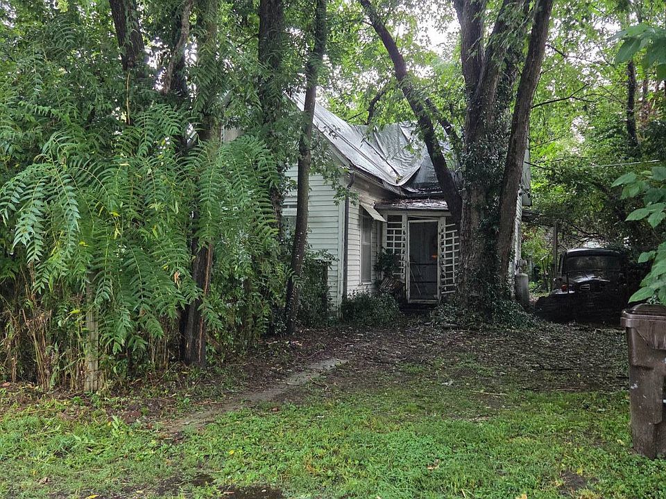 1st image of 140 N Pleasant Vale St