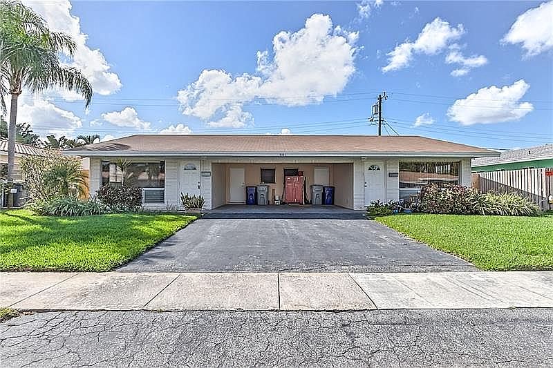 1st image of 441 SE 1st Ave