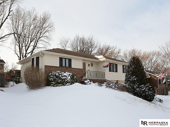 2nd image of 15911 Douglas Cir