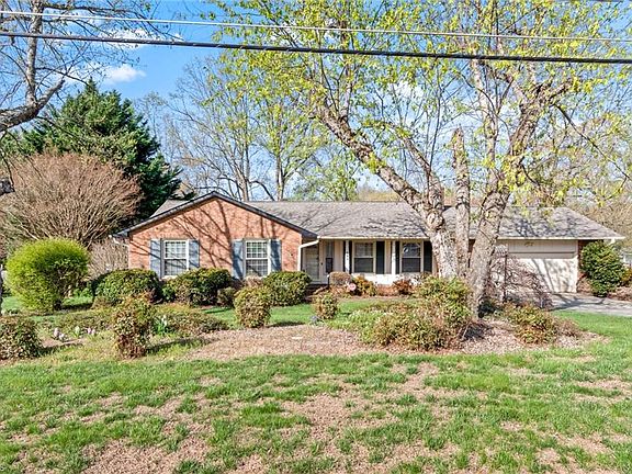 2nd image of 800 Weavil Rd