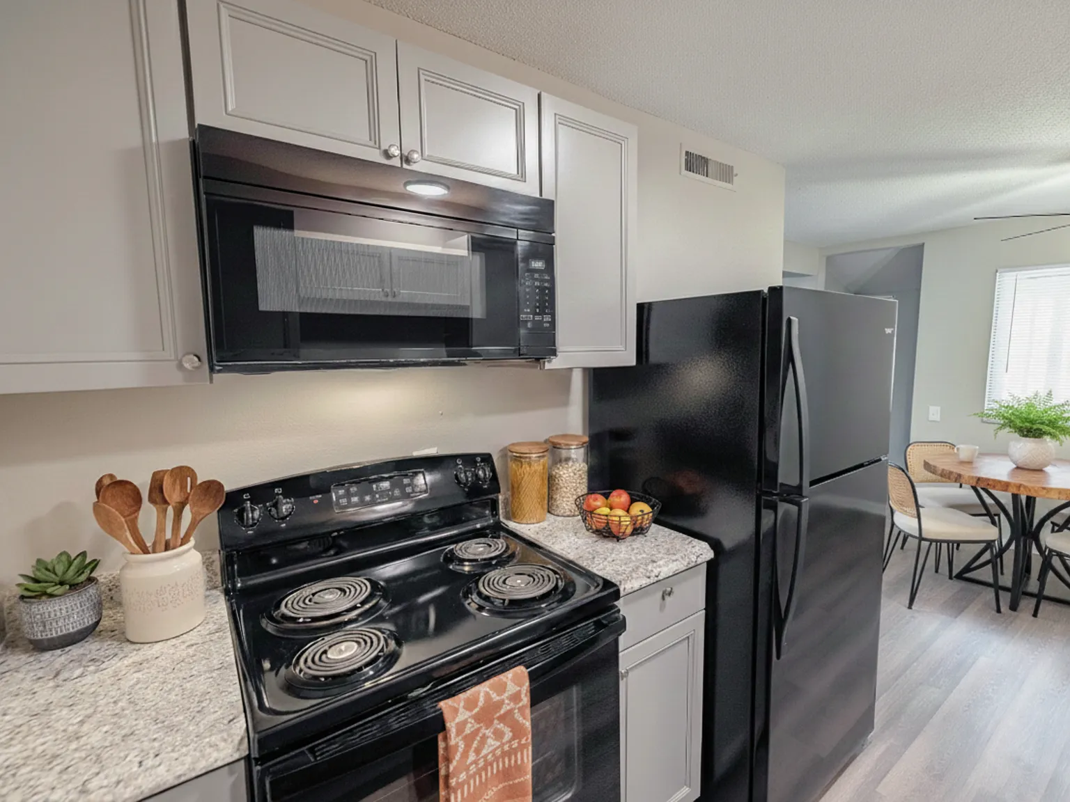 Keystone Apartments — Photo 2