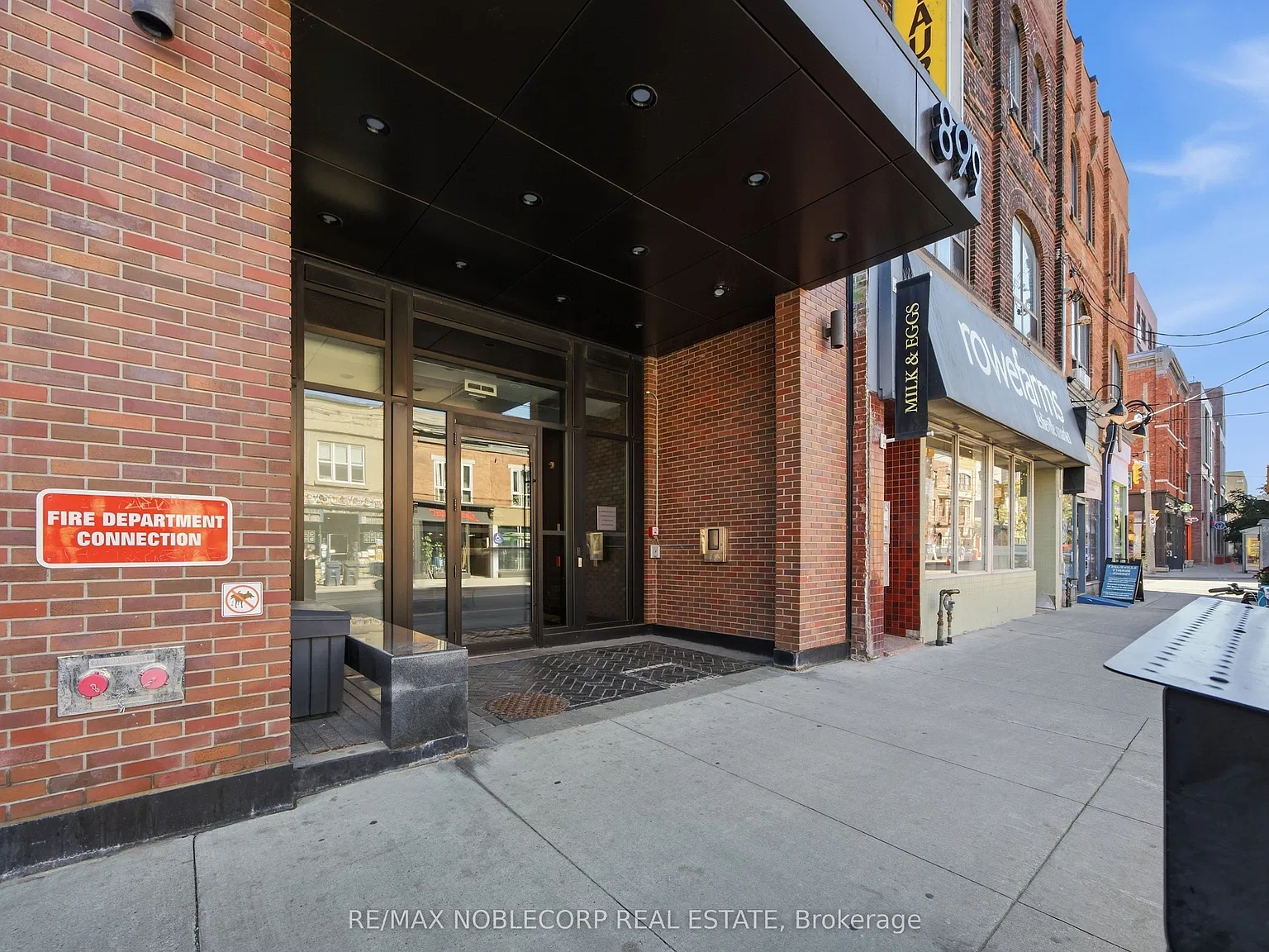 The Logan Residence — Photo 4