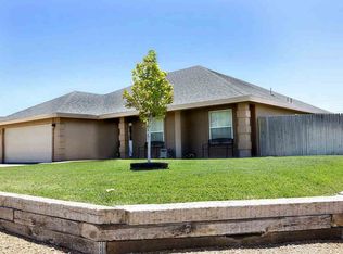 1034 Heather Dr, Roswell, NM 88203