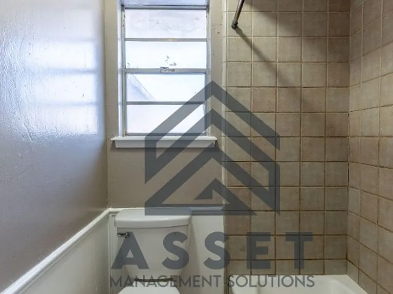 4825 S Fairmont Ave — Photo 7