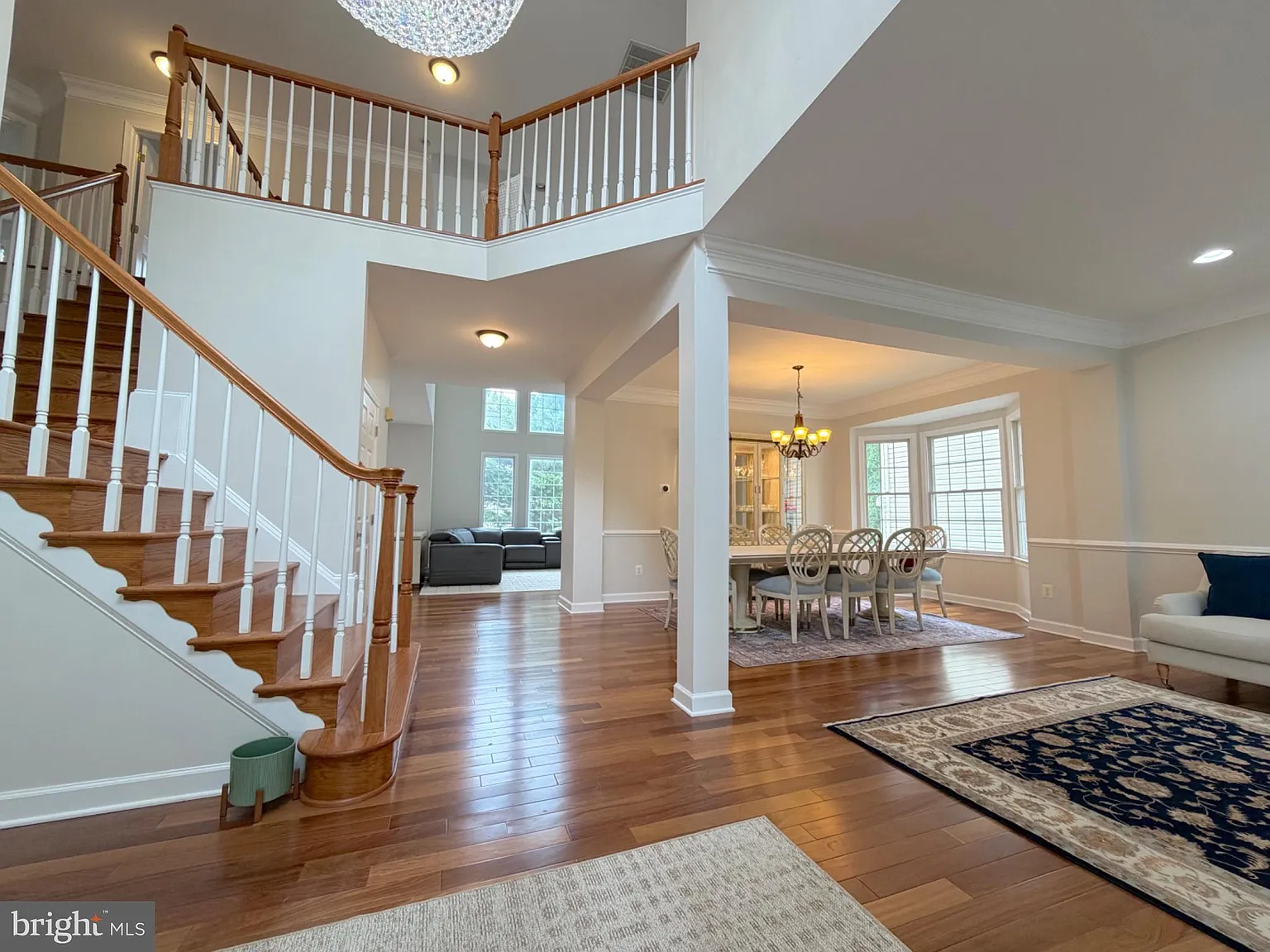 5 bed, 4.5 bath, 5067 sqft, $6,500 — Photo 2
