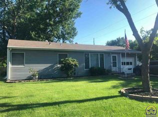 5719 SW 16th St, Topeka, KS 66604