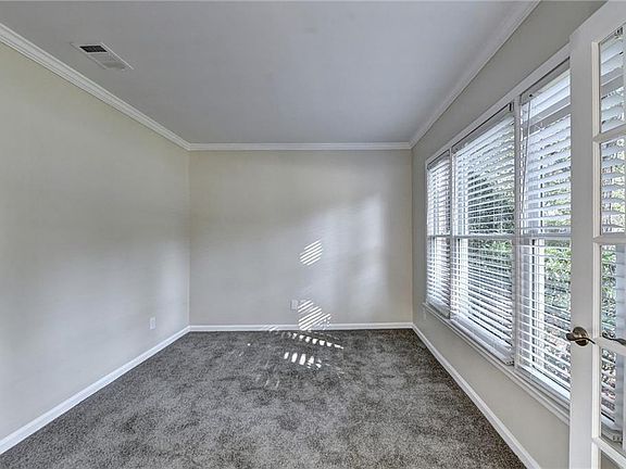 4th image of 3460 Maple Terrace Dr