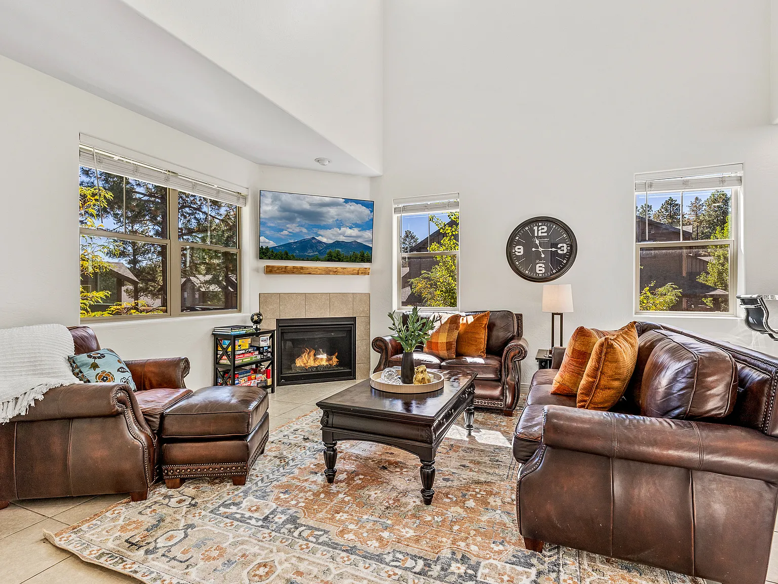 4 bed, 2.5 bath, 1936 sqft, $3,750 — Photo 3