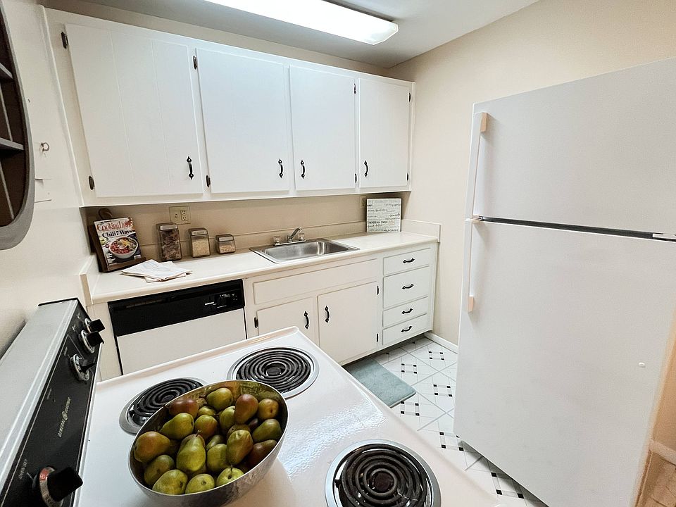 1st image of 2335 Alexandria Pike APT 26A