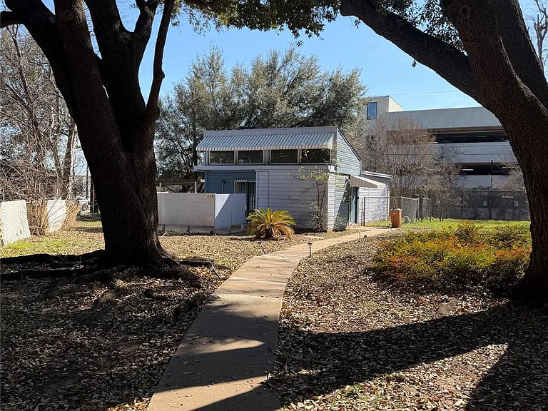 1505 Robert Weaver Ave — Photo 2