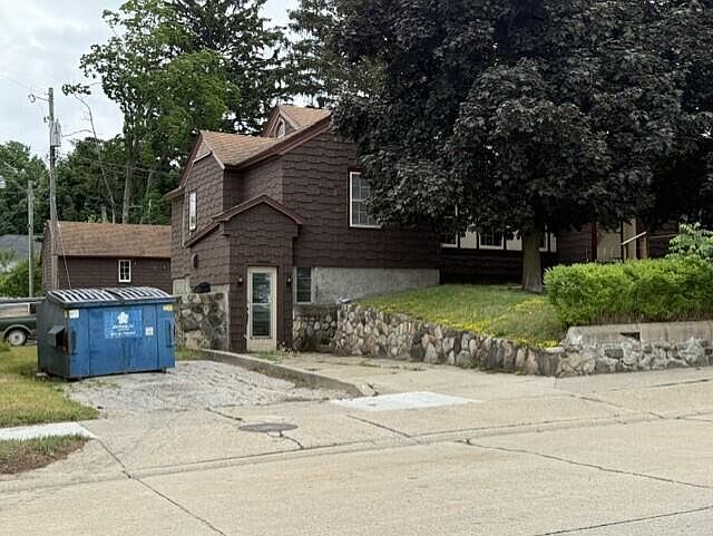 1st image of 220 S State St