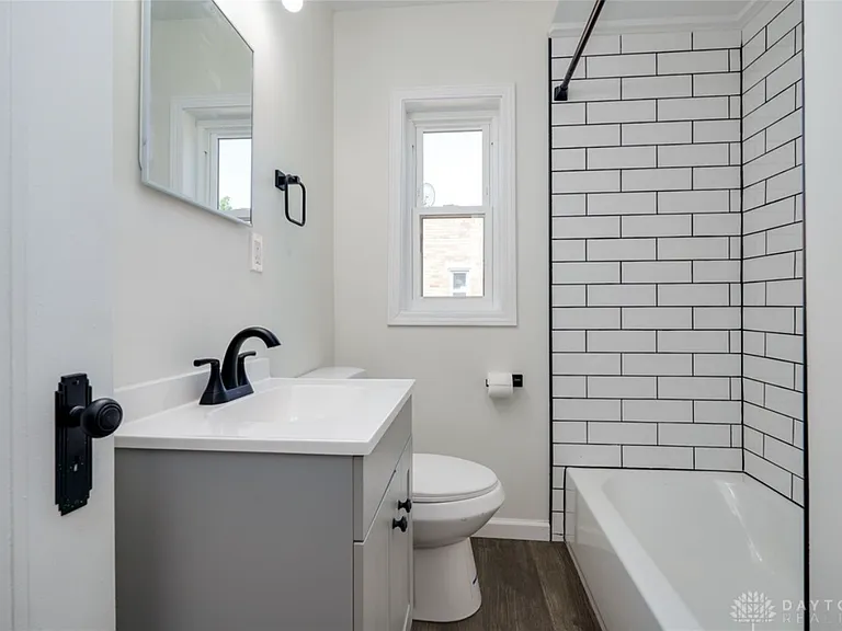 531 Hadley Ave #4 — Photo 3