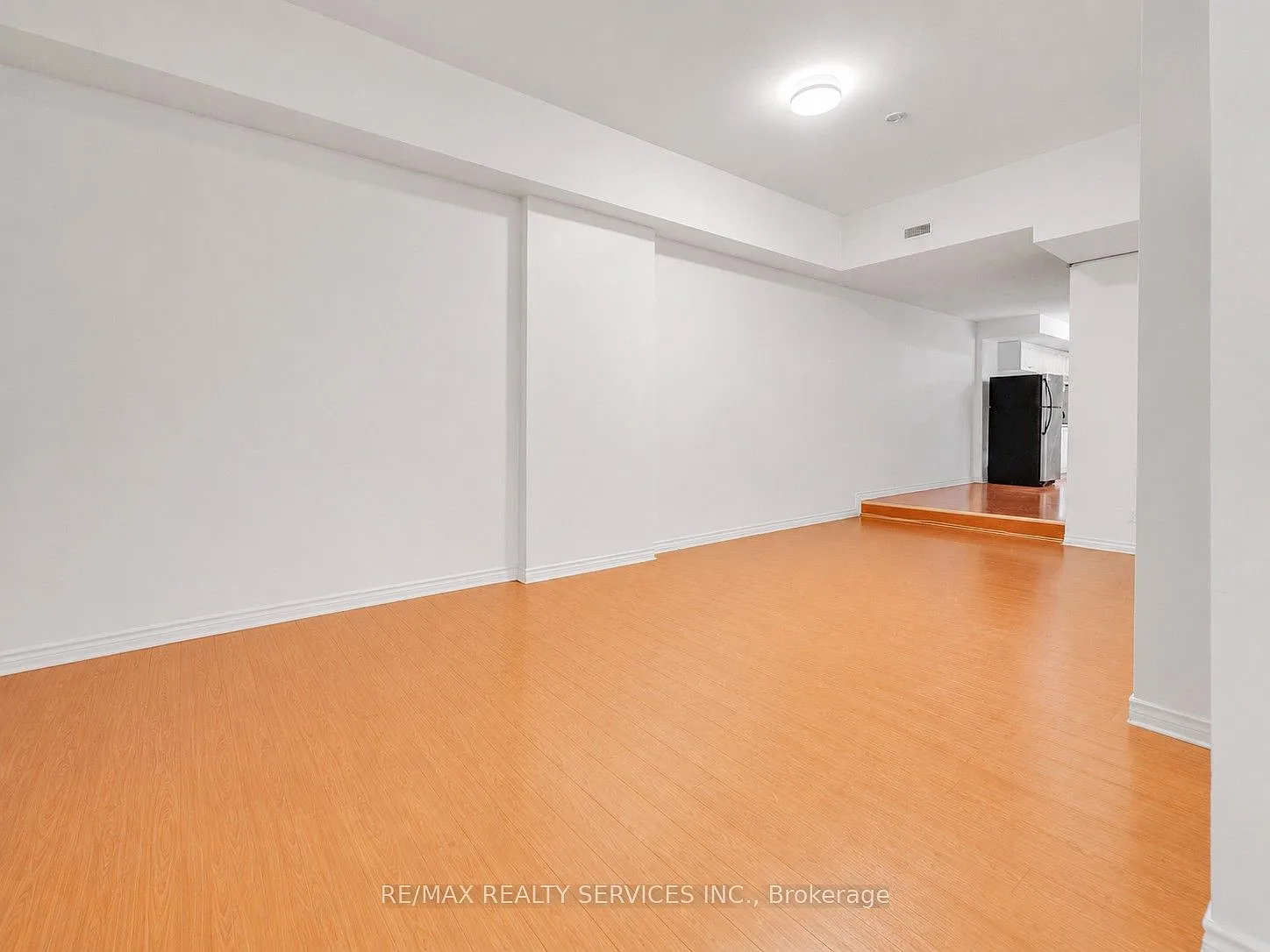 3 bed, $2,200 — Photo 2