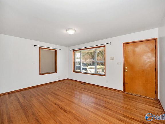 5th image of 410 Warner St NW