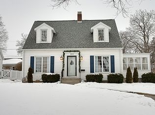 220 Sunset Rd, Waterloo, IA 50701