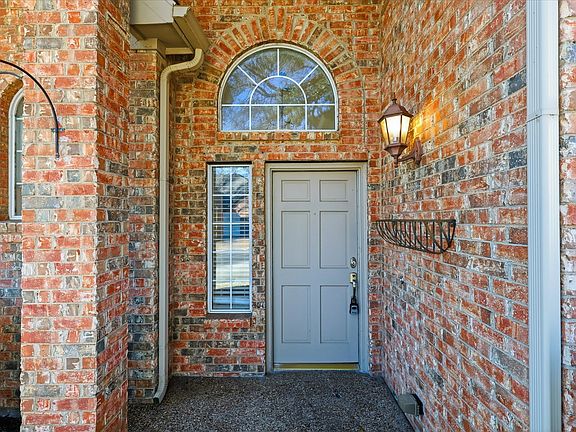 4th image of 5023 Falcon Hollow Rd