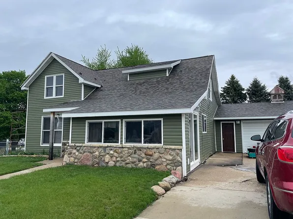 214 W Main St, Riceville, IA 50466