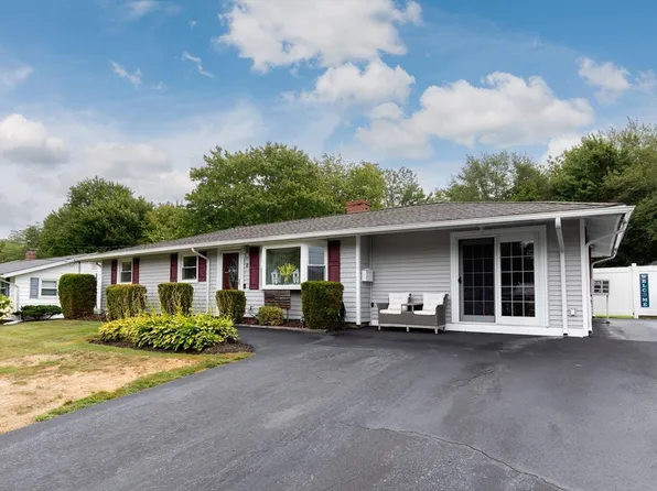 27 Arnold St, Holbrook, MA 02343