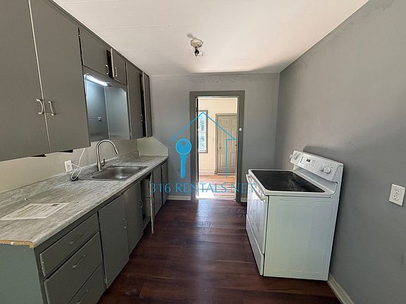 3rd image of 419 SW 3rd St #421
