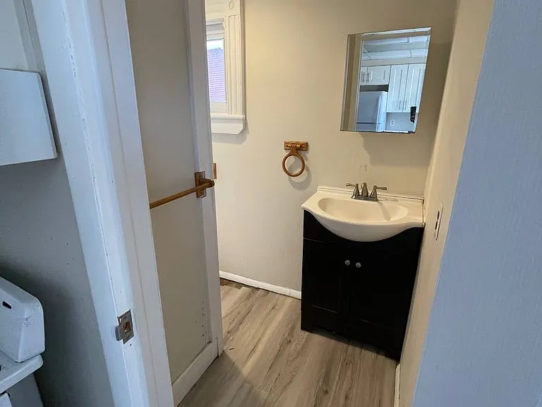 31 Academy Ave #2 — Photo 6