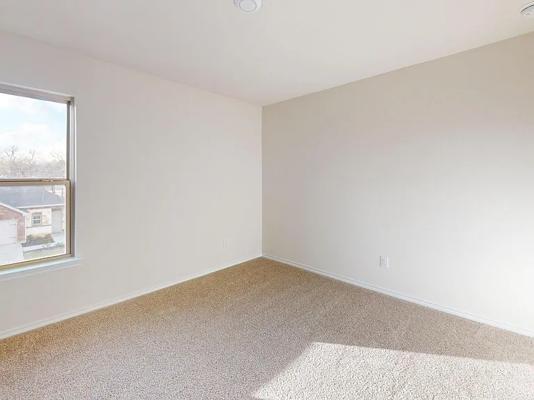 3941 Oak Creek Cir — Photo 15