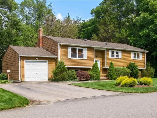 102 Windward Walk, North Kingstown, RI 02852