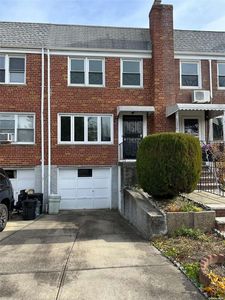 42-09 Auburndale Lane, Flushing, NY, 11358