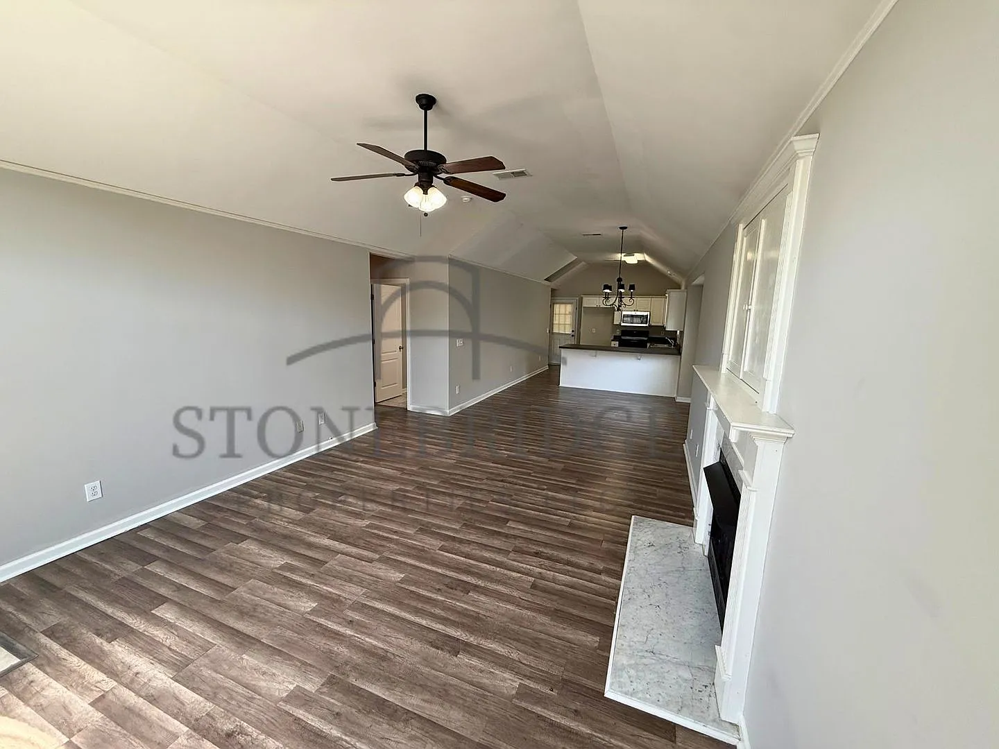 3 bed, 2 bath home in Calera — Photo 2