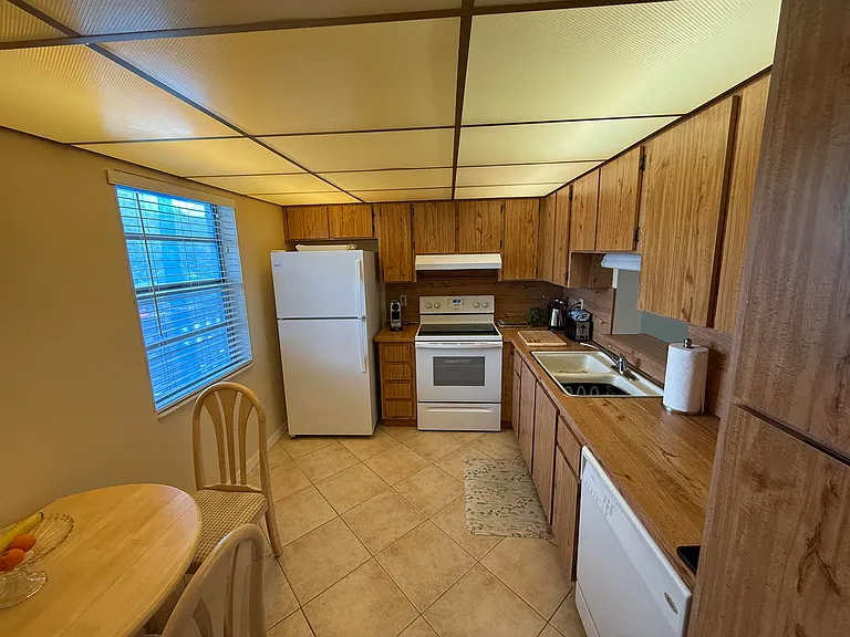401 SE 3rd St #204 — Photo 6
