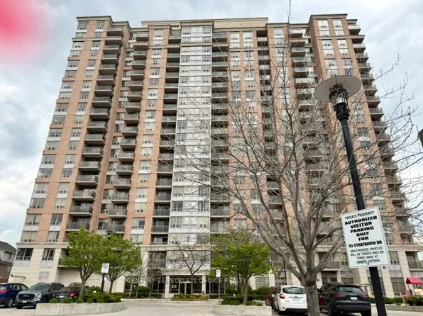 55 Strathaven Dr #203, Mississauga, ON L5R 4G9