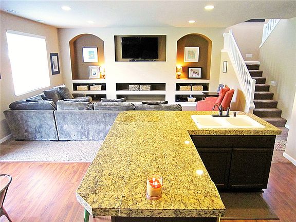 4th image of 3837 Southlake Dr SE