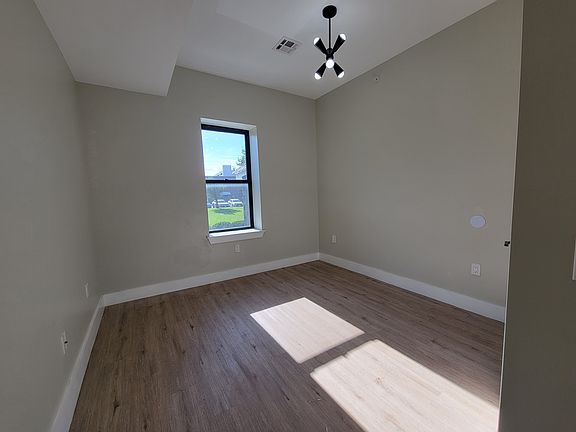 4th image of 502 William St #101C