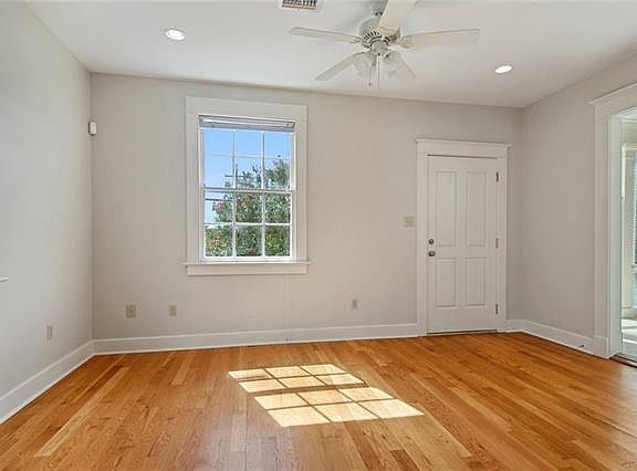 3rd image of 3438 Nashville Ave