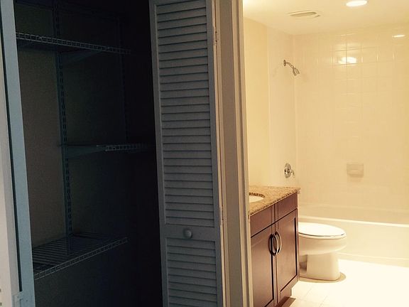 Closet & Bath