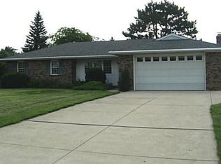 28466 Abbey Rd, Millbury, OH 43447