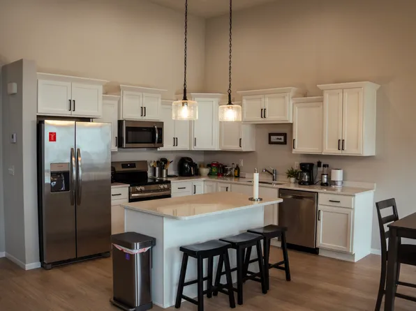 1725 Tobi Ln, Grand Forks, ND 58201