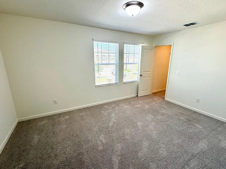 12823 Cygnus — Photo 24