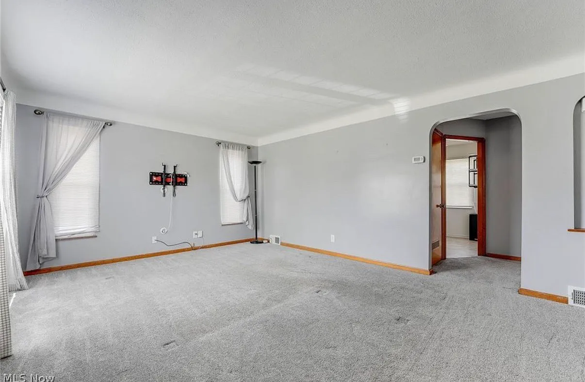 3 bed, 2312 sqft, $1,850 — Photo 3