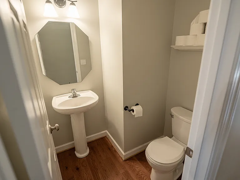 1820 Clay Dr — Photo 13
