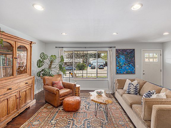 Main floor living room