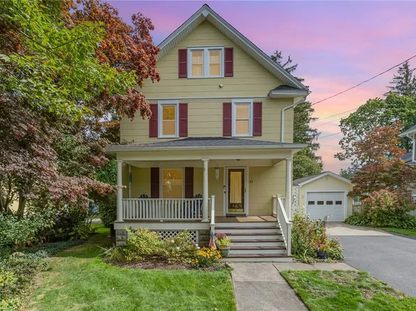 31 Dewey Ave, Fairport, NY 14450